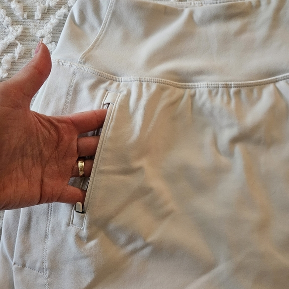 Athleta White Fairway 16” Lined Golf Skort With Pockets Size Small - Picture 3 of 8